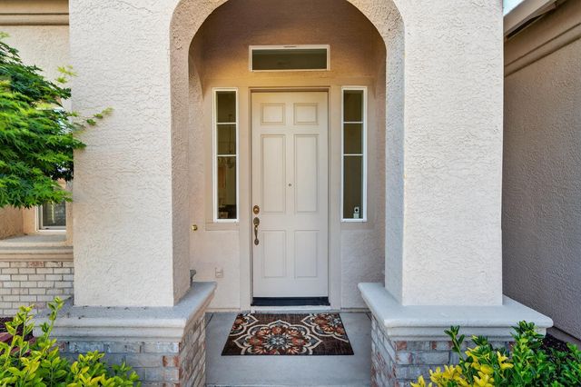 2033 Dorrington Dr, Roseville, CA 95661