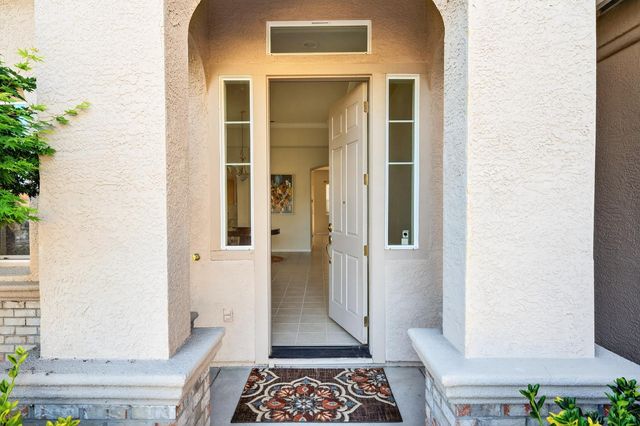 2033 Dorrington Dr, Roseville, CA 95661