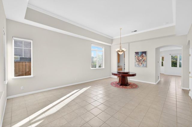 2033 Dorrington Dr, Roseville, CA 95661