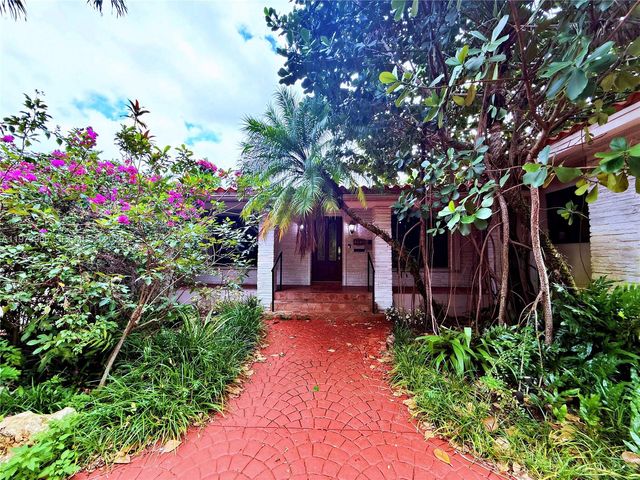 1915 Country Club Prado, Coral Gables, FL 33134