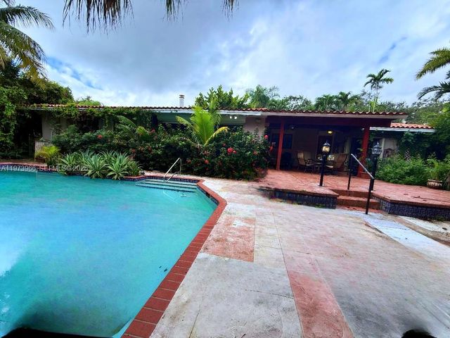 1915 Country Club Prado, Coral Gables, FL 33134