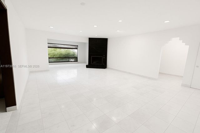 1915 Country Club Prado, Coral Gables, FL 33134