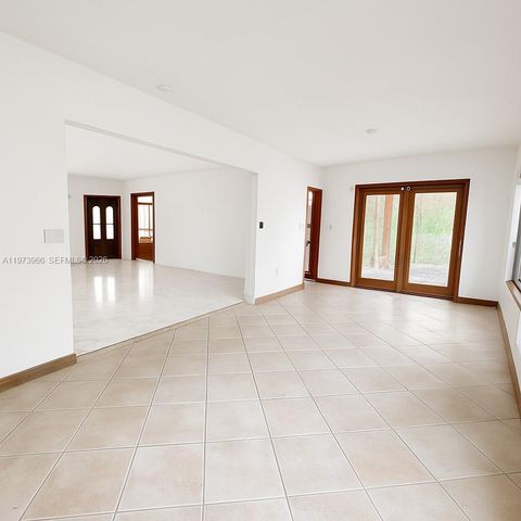 1915 Country Club Prado, Coral Gables, FL 33134