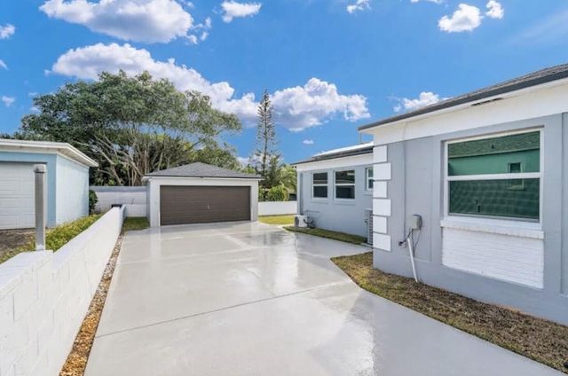 916 31ST Street, West Palm Beach, FL 33407
