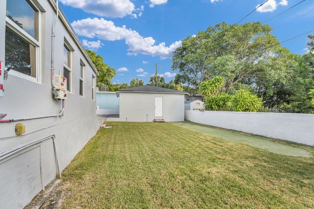 916 31ST Street, West Palm Beach, FL 33407