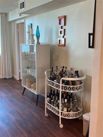 4720 LOCUST STREET NE 311, St Petersburg, FL 33703