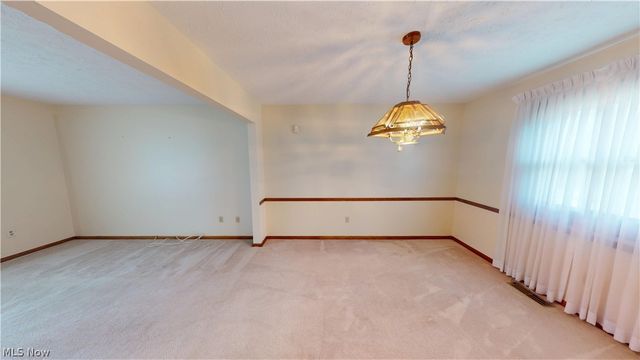 7420 Royalview Drive, Parma, OH 44129