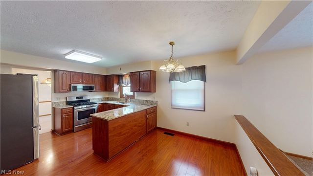 7420 Royalview Drive, Parma, OH 44129