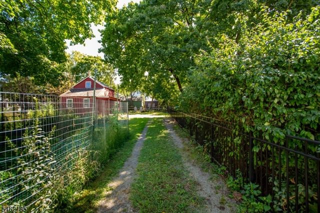 31 E Main St, Flemington Boro, NJ 08822