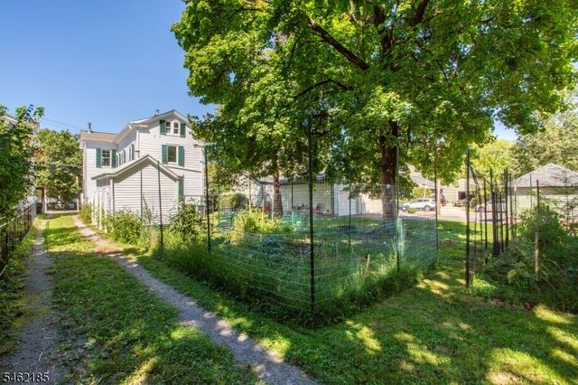 31 E Main St, Flemington Boro, NJ 08822