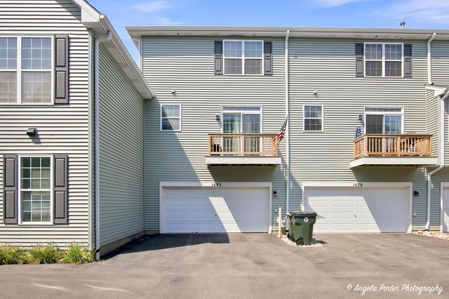 1693 W Turtle Creek Lane, Round Lake, IL 60073