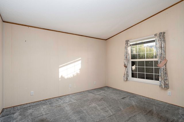 1570 S Peach Street SPC 4, Medford, OR 97501