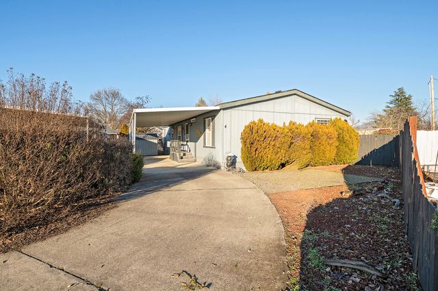 1570 S Peach Street SPC 4, Medford, OR 97501