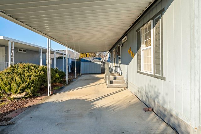 1570 S Peach Street SPC 4, Medford, OR 97501