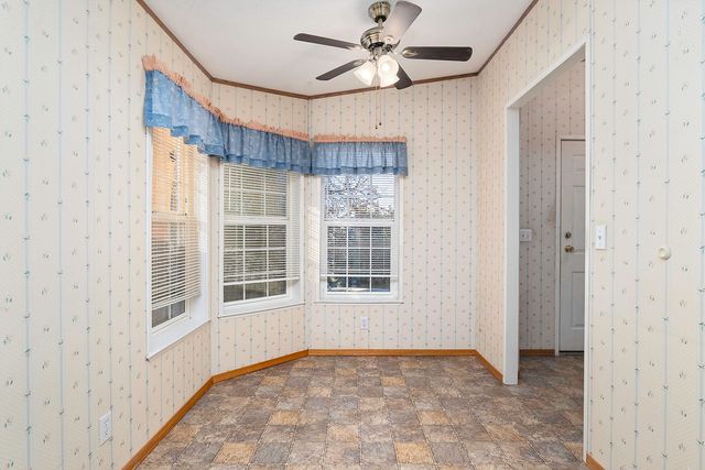 1570 S Peach Street SPC 4, Medford, OR 97501