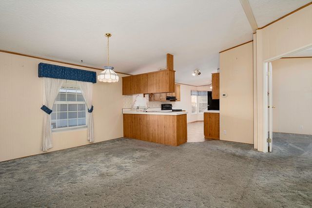 1570 S Peach Street SPC 4, Medford, OR 97501