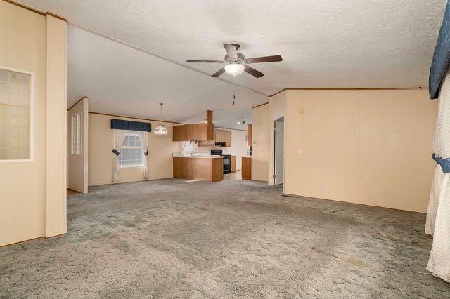 1570 S Peach Street SPC 4, Medford, OR 97501