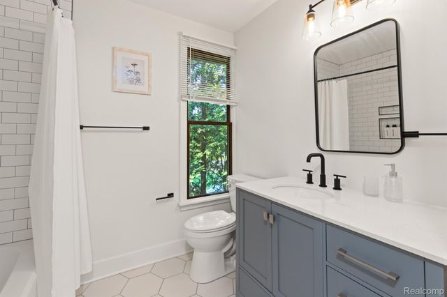 374 E Grand Boulevard 2A, Detroit, MI 48207