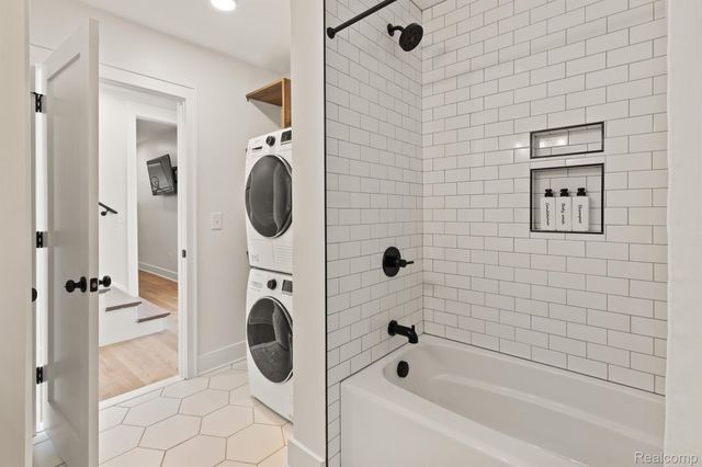 374 E Grand Boulevard 2A, Detroit, MI 48207