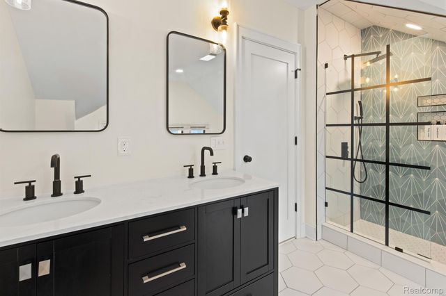 374 E Grand Boulevard 2A, Detroit, MI 48207