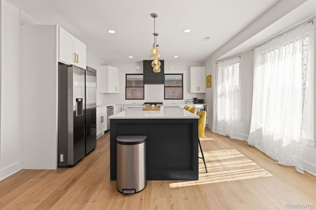 374 E Grand Boulevard 2A, Detroit, MI 48207