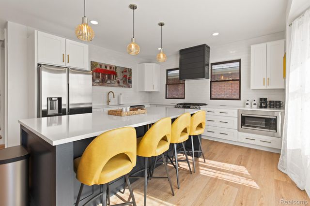 374 E Grand Boulevard 2A, Detroit, MI 48207