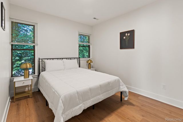 374 E Grand Boulevard 2A, Detroit, MI 48207