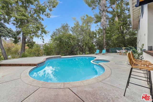 9721 Nevada Avenue, Los Angeles, CA 91311