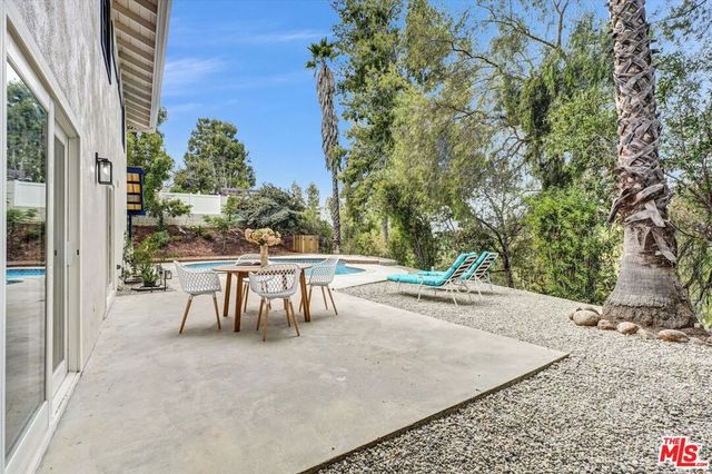 9721 Nevada Avenue, Los Angeles, CA 91311