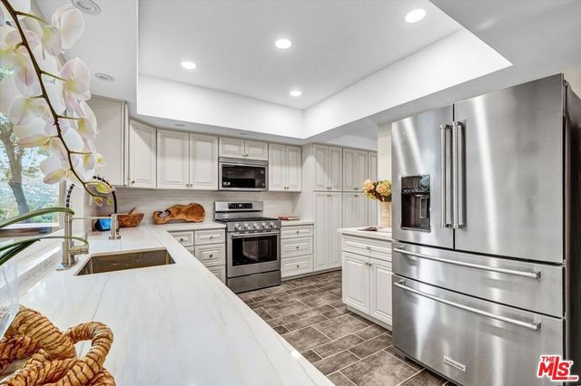 9721 Nevada Avenue, Los Angeles, CA 91311