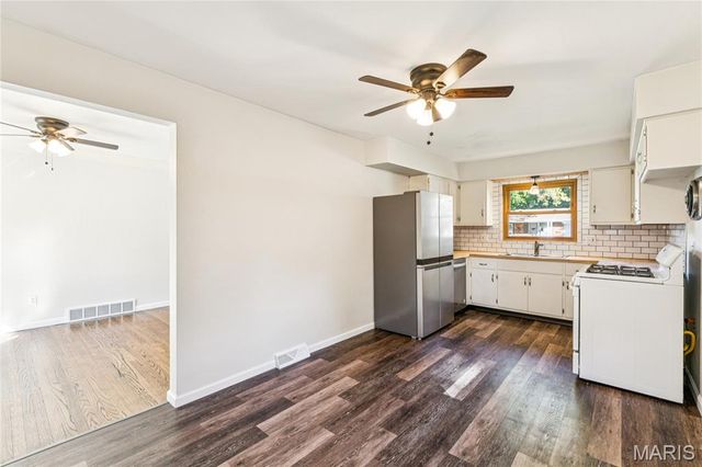 42 Dorchester Drive, Belleville, IL 62223