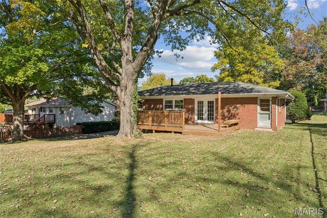 42 Dorchester Drive, Belleville, IL 62223