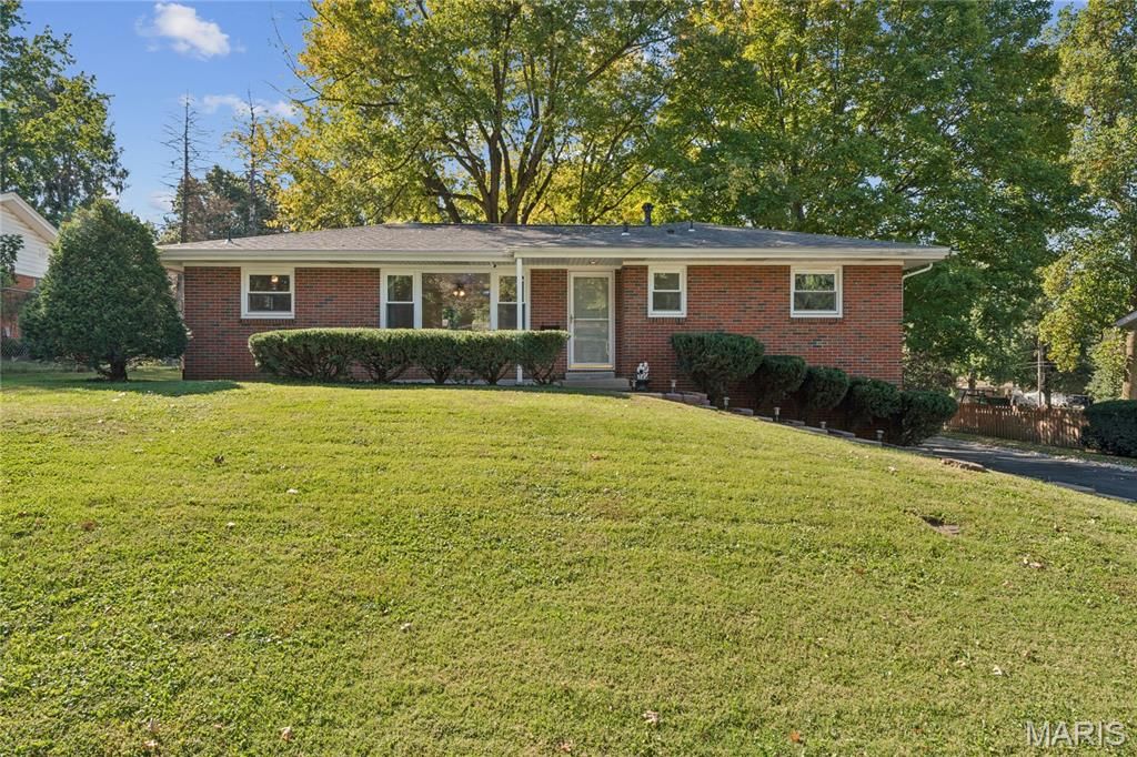42 Dorchester Drive, Belleville, IL 62223