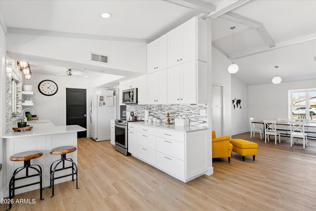 5913 W GROVERS Avenue, Glendale, AZ 85308