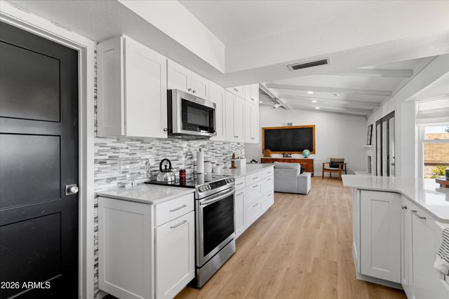 5913 W GROVERS Avenue, Glendale, AZ 85308