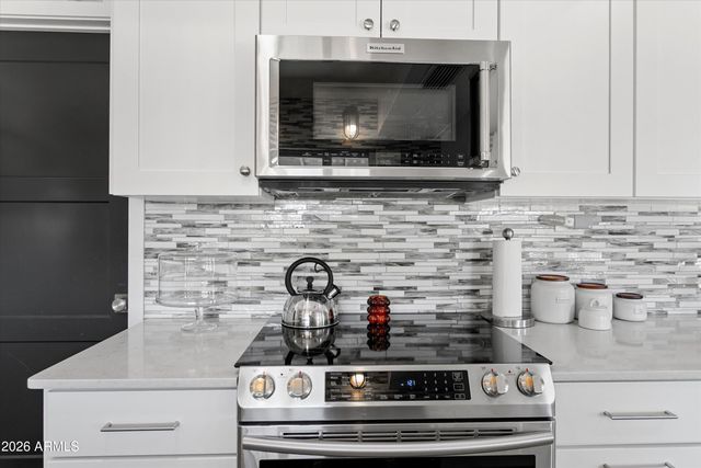 5913 W GROVERS Avenue, Glendale, AZ 85308