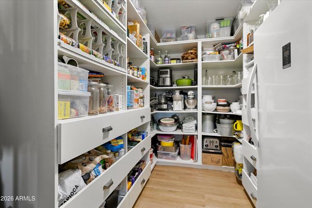 5913 W GROVERS Avenue, Glendale, AZ 85308