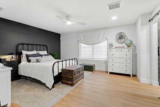 5913 W GROVERS Avenue, Glendale, AZ 85308