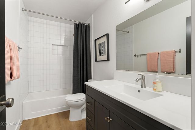 5913 W GROVERS Avenue, Glendale, AZ 85308