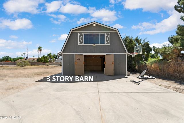 5913 W GROVERS Avenue, Glendale, AZ 85308