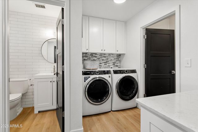 5913 W GROVERS Avenue, Glendale, AZ 85308