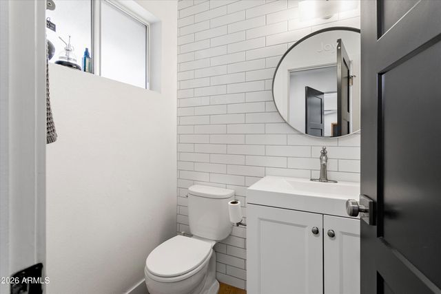 5913 W GROVERS Avenue, Glendale, AZ 85308