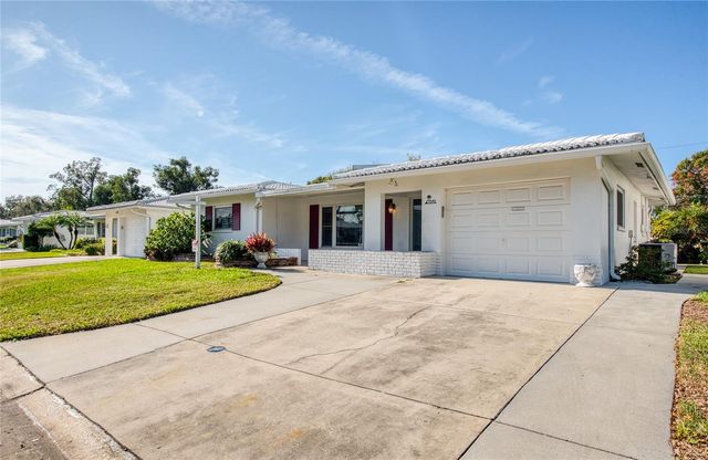 9548 141ST STREET, Seminole, FL 33776
