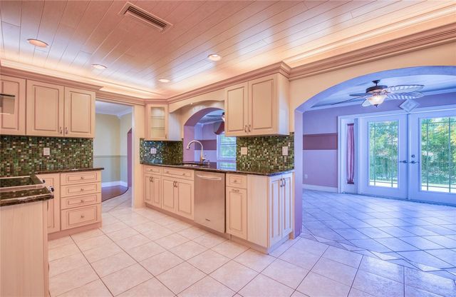 9548 141ST STREET, Seminole, FL 33776