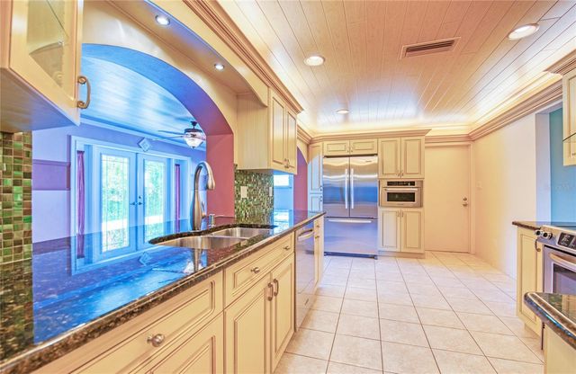 9548 141ST STREET, Seminole, FL 33776