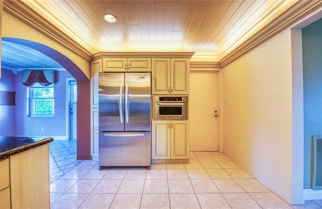 9548 141ST STREET, Seminole, FL 33776