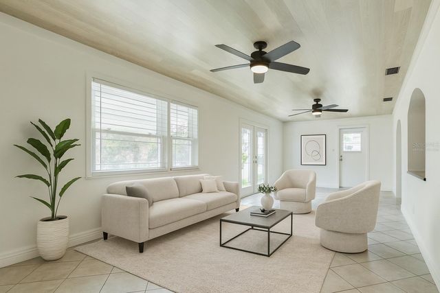 9548 141ST STREET, Seminole, FL 33776