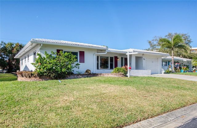 9548 141ST STREET, Seminole, FL 33776