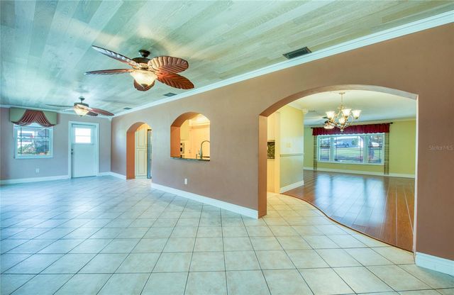 9548 141ST STREET, Seminole, FL 33776