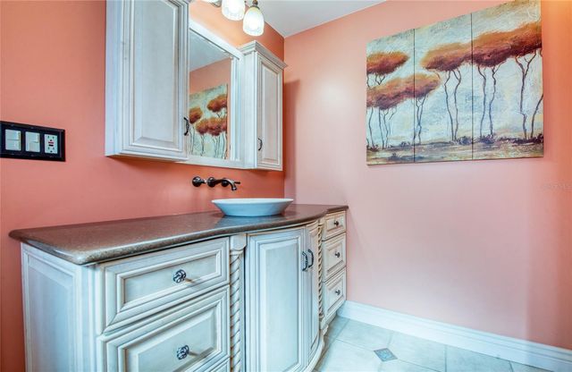 9548 141ST STREET, Seminole, FL 33776